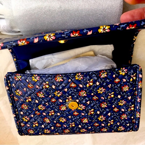🆕 Tory Burch Fleming Printed Convertible Shoulder Bag in blue wild pansy - Picture 5 of 9